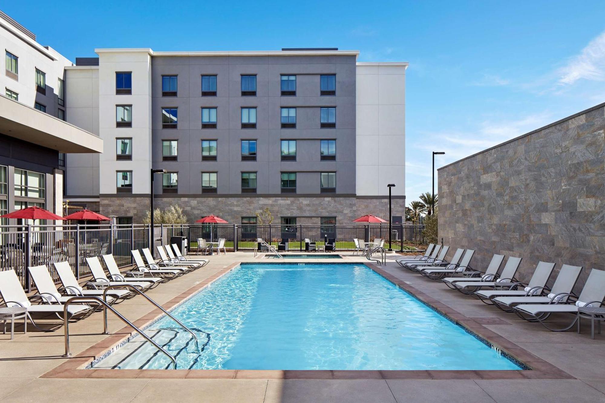 Homewood Suites By Hilton Long Beach Airport Exterior foto